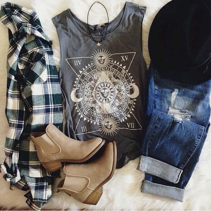 Grunge outfit idea nº14: Plaid shirt, ripped denim jeans, brimmed hat, vinyl T, and beige suede shoes