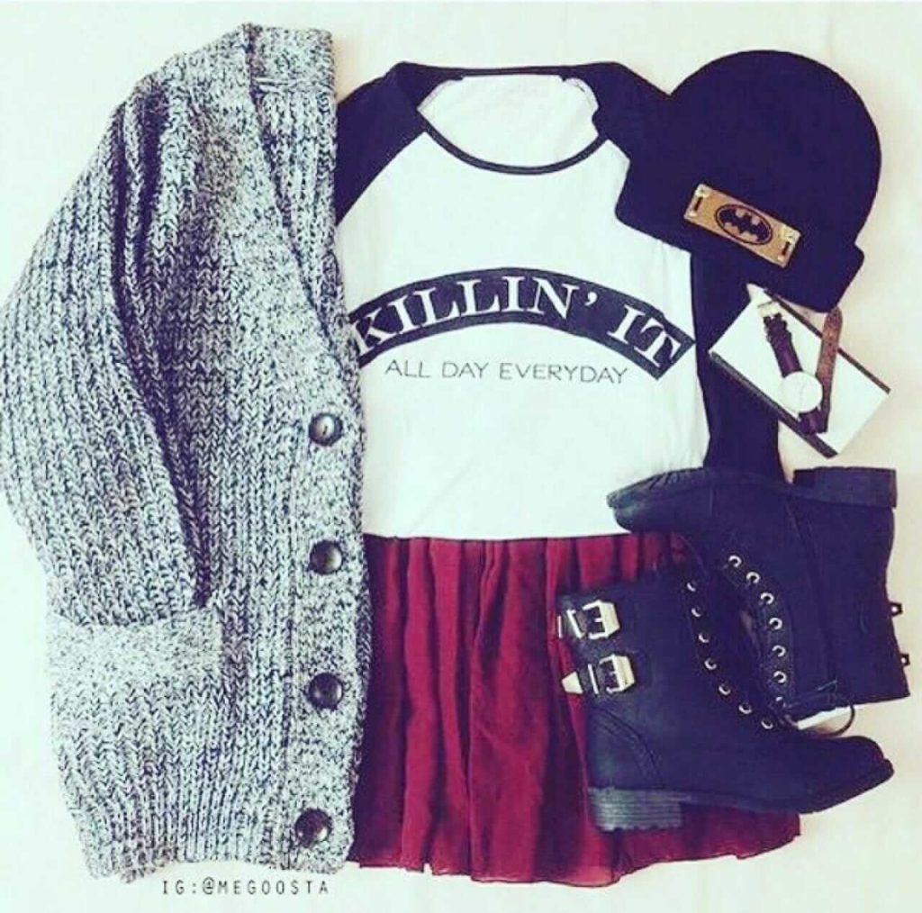 Grunge outfit idea nº20: Knitted cardigan sweater, black lace boots, crimson skirt, Varsity T, and a batman beanie