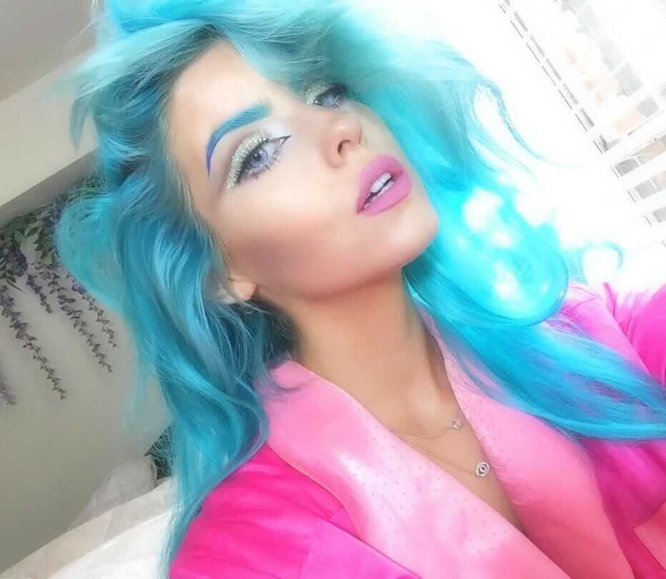 Long blue hair with Punky Colour Turquoise dye by caraccara