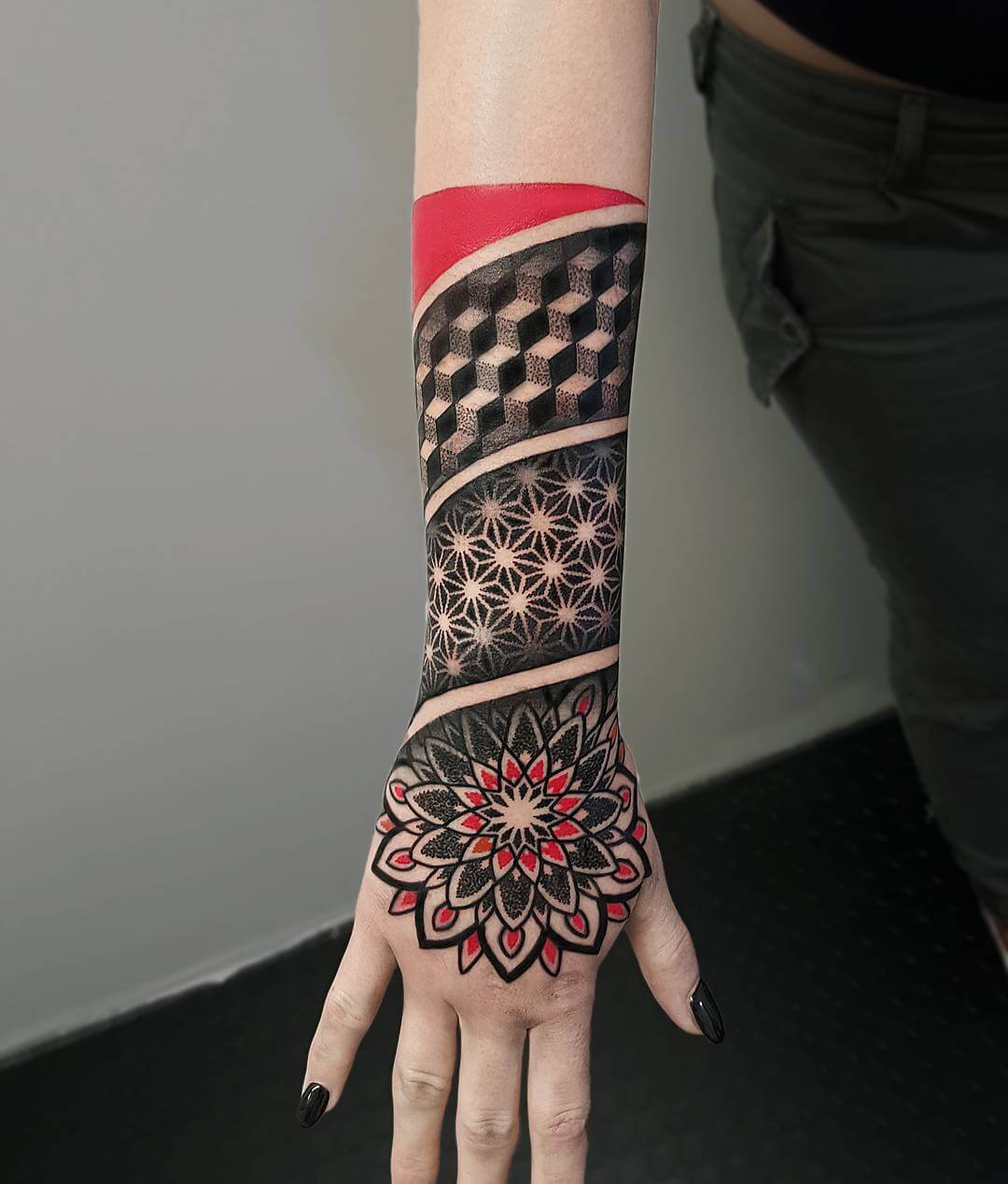 Geometric hand tattoo by matteonangeroni