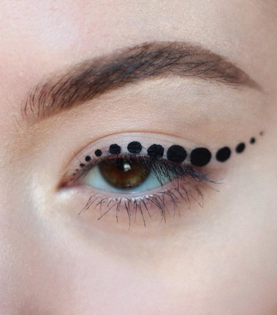 Dot liner eye makeup by tatianaroseart