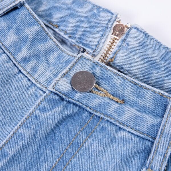 Jeans with Back Zipper Details 2