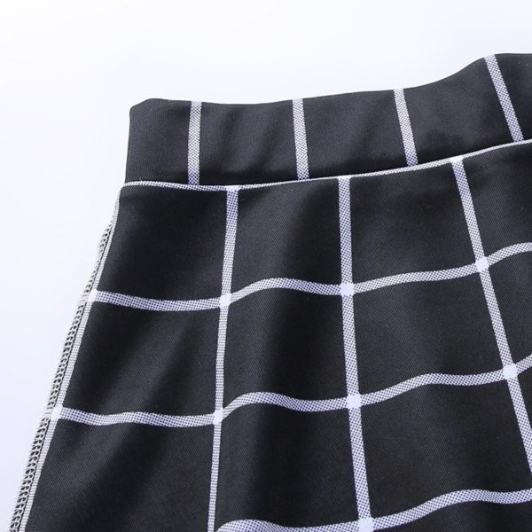 High Waist Black & White Mini Skirt Details
