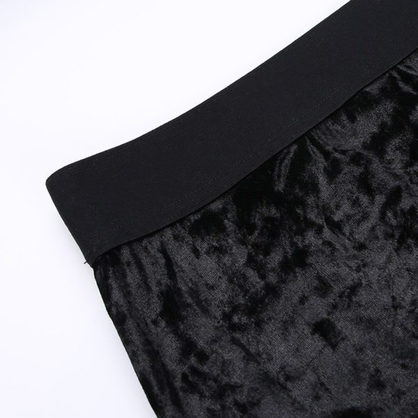 Velvet Buckle Leg Ring Strap Mini Skirt Details