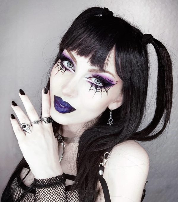 Goth Makeup for Beginners: 10 Looks Ideas & How-To Guide